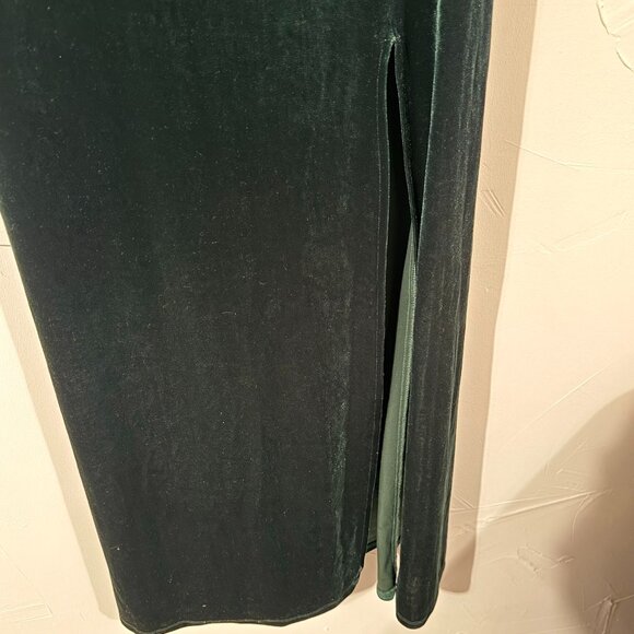 Elegant Green Velvet Dress with cowl drape back and slit, size 14 - Picture 4 of 5